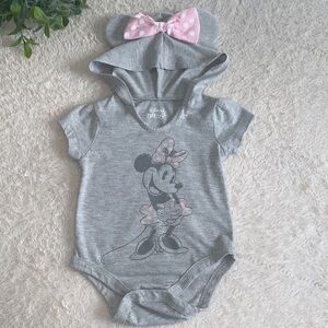 Disney Gray Minnie Mouse Hoodie Onesie Bodysuit 6-9 EUC